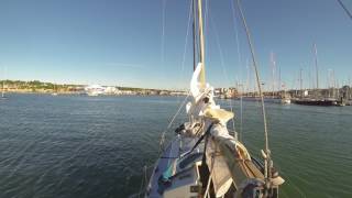 Westerly Centaur navigating Cowes Harbour entrance under engine [upl. by Paley]