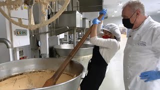 Turrón artesanal de Agramunt en Aquí la Tierra TVE [upl. by Yorle]