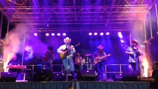 Daryle Singletary  Too Much Fun  In Concert [upl. by Murdock]