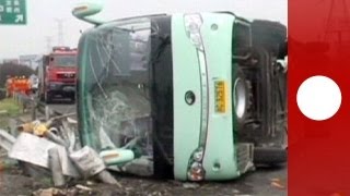 Cina incidente in autostrada immagini scioccanti riprese dalle telecamere [upl. by Areemas17]