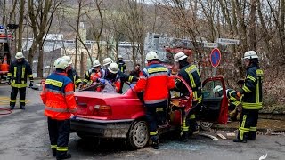 Ausbildung zum Feuerwehrsanitäter im RheingauTaunusKreis [upl. by Posehn]