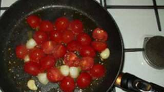 Sauce tomate et pancetta [upl. by Oilicec898]