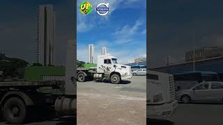 Bela carreta VOLVO no centro da cidade do Recife [upl. by Anura]