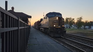 CSX830 flying through Nappanee Indiana west bound with cab door open [upl. by Ainoloppa]