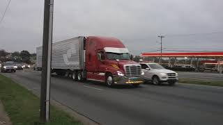 Straight pipe custom Freightliner Cascadia [upl. by Louth650]