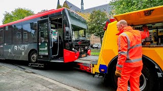 BERGING  Stadsbus met pech naar remise slepen 🚍 VDL CITEA [upl. by Holey]