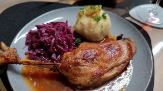 Das beste Essen zu Weihnachten Gänsekeule – saftig knusprig und lecker im Ofen und Bräter [upl. by Airdnassac]