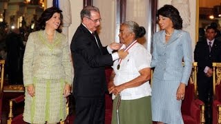 Dominicanas ilustres y trabajadoras reciben Medalla al Mérito de la Mujer 2014 [upl. by Fan]