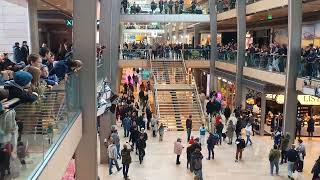 Knabenchöre Flashmob im Europacenter Hamburg 12102024 [upl. by Magnien]