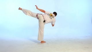 How to Do the Pisao  Capoeira [upl. by Nocaj618]