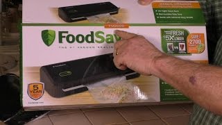 FoodSaver FM2000 Vacuum Sealer Review [upl. by Ocisnarf]