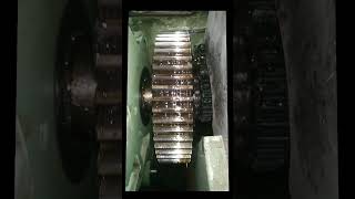 Spur gear vs Helical gear helicalgearmechnicalengineeringshortvideoyoutubeshortsengineering [upl. by Ariat]