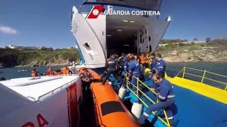 A Santa Teresa di Gallura la Capitaneria soccorre traghetto incagliato [upl. by Ynattyrb877]