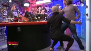 Rapattack om Anton Hysén  VAKNA med The Voice [upl. by Garlan]