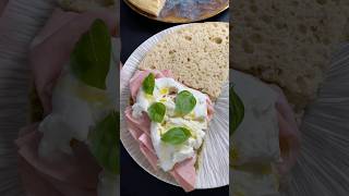 Essaies ce Sandwich de Focaccia Mortadelle et Burrata  😋 [upl. by Spalding]