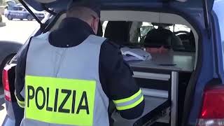 Fermo in autostrada senza carburante ruba il carroattrezzi che lo soccorre denunciato 20enne [upl. by Lauretta]