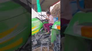 5 sal ka baccha tractor chala raha hai [upl. by Trixy]