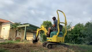 Nivellement et mise au propre dun petit bout de jardin [upl. by Okia]