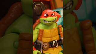 Les Tortues Ninja  Les figurines TMNT éliminent les mutants avec leur lanceur de PIZZA  Shorts [upl. by Kcirrek]