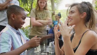 💥 Alexandra Botez hace SUFRIR en Ajedrez al niño prodigio Tanitoluwa [upl. by Kenna]