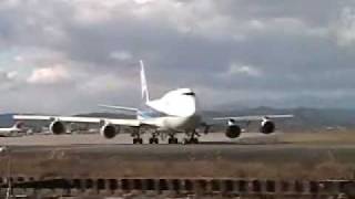 仙台空港へ離着陸するジャンボ旅客機（Ｂ７４７） [upl. by Dremann104]