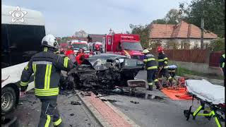 Accident Feleacu Cluj implicat un microbuz 16 persoane la spital 17 10 2023 [upl. by Azar]