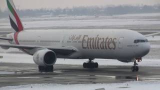 Emirates Boeing 777300 A6EMT am Flughafen Düsseldorf [upl. by Anaeg]