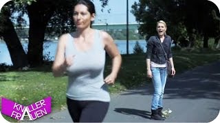 Ein neuer SportBH  Knallerfrauen mit Martina Hill subtitled [upl. by Enyrhtac]