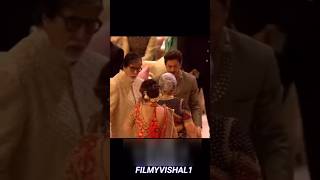 Shahrukh Khan ambani bhai shahrukhkhan ambaniwedding [upl. by Reinert707]