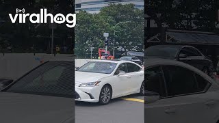 Dancing Traffic Policeman in Singapore  ViralHog [upl. by Marciano]