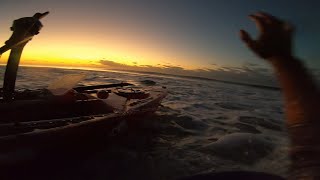 MOMENTOS DE TENSÃO E ADRENALINA PESCA DE CAIAQUE NO MAR TODO CUIDADO E POUCO LITORAL DO PARANÁ [upl. by Jenilee]