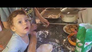 Perníčky s malým kuchtíkem food cooking baking recipe eating foodie yammy bake baby boy [upl. by Nelehyram]