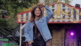 Stefania Liberakakis op 23 oktober 2023 in Walibi Holland  Mucho Calor [upl. by Melissa]