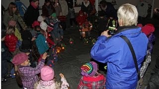 Vorarlberger Kindergärtler feiern Martinstag [upl. by Kcinimod]