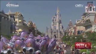 Chine  succès des ventes de tickets pour le futur Disneyland Shanghai [upl. by Janeva151]