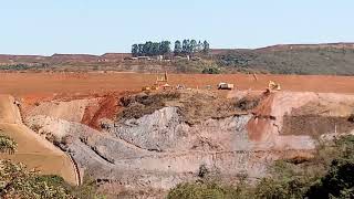 Trabalho sendo feito na barragem casa de pedra Congonhas Mg 22 de agosto 2022 [upl. by Chambers]