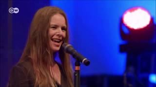 Rebekka Bakken  Der Schnee draußen schmilzt  Live 2017 [upl. by Ainatit]