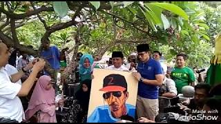 Sandiaga Uno Ziarah Makam Gombloh [upl. by Luas]