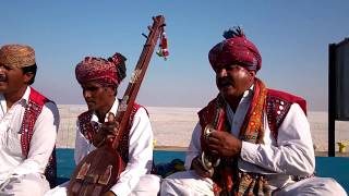 Kutch Folk songGujarat IndiaGhumte Firte Satish Deepa [upl. by Llenet]