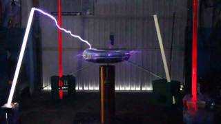 Tesla Funken Leuchtstoffröhren  Tesla Coil Flourescent lights [upl. by Nabetse]