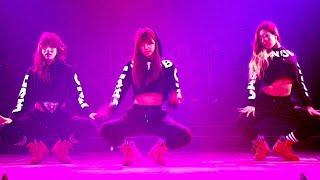 APINK VS BLACKPINK Dancing quotYoncequot Beyonce [upl. by Leaffar]