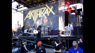 Heavy MTL 2011  Anthrax moshpit challenge [upl. by Amuh]