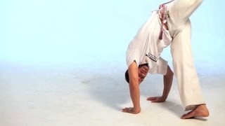 How to Do the Meia Lua de Compasso  Capoeira [upl. by Hanikas]