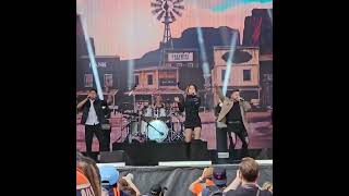 Shania Twain performing quotAny Man Of Minequot at Rogers Festival at the Final  Edmonton Alberta [upl. by Jimmie23]