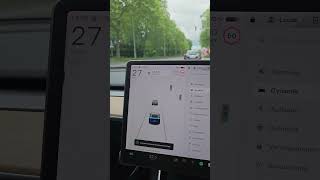 Bremsbereitschaft im Tesla Geht net tesla automobile hashtag modely wissenswert electric [upl. by Rednasxela]