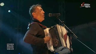 Hubert von Goisern Brenna tuats guat  Spielberg Musikfestival 2016 [upl. by Dnalevelc]