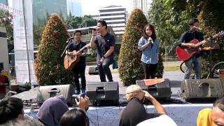 Hivi  Siapkah Kau Tuk Jatuh Cinta Lagi  Live Acoustic [upl. by Ireva183]