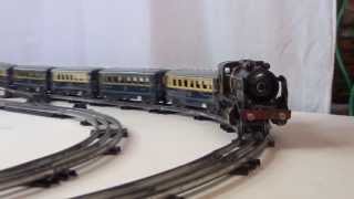 Locomotive vapeur Flechette 220 JEP tractant des voitures CIWL Hornby [upl. by Furlani362]