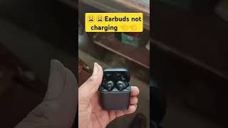 😩😩Earbuds not charging 👈👈👈shortviral [upl. by Kazimir]