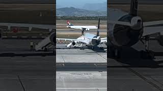 SAA A320 landing in Cape Town [upl. by Ennoirb175]